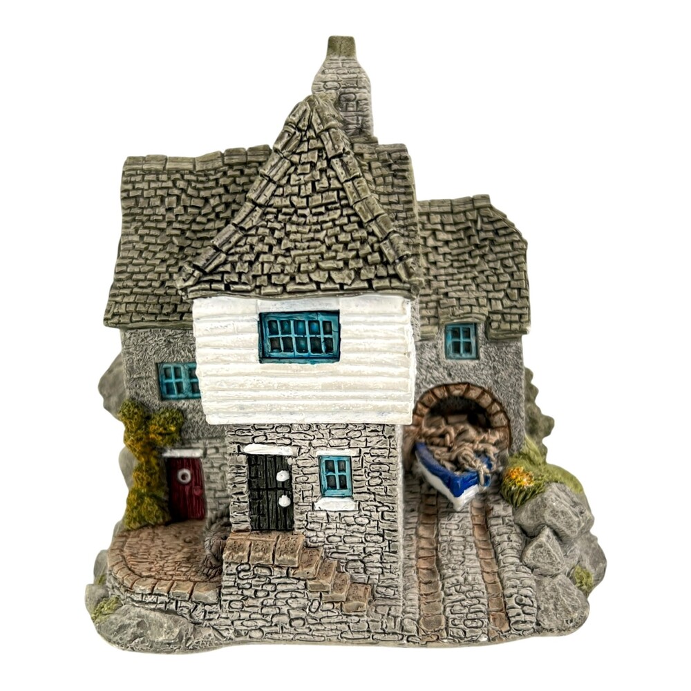 Lilliput Lane Moonlight Cove English Collection Decorative Miniature British